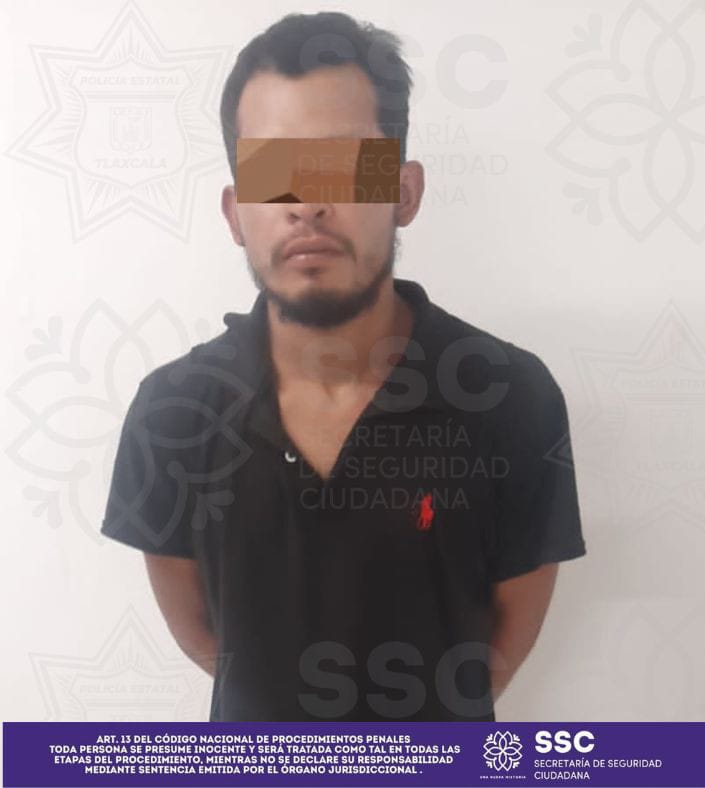 Detienen a dos personas por presunto robo a comercio
